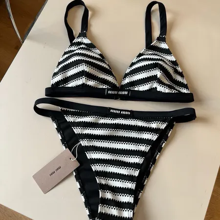 スーパーコピー ミュウミュウ 水着