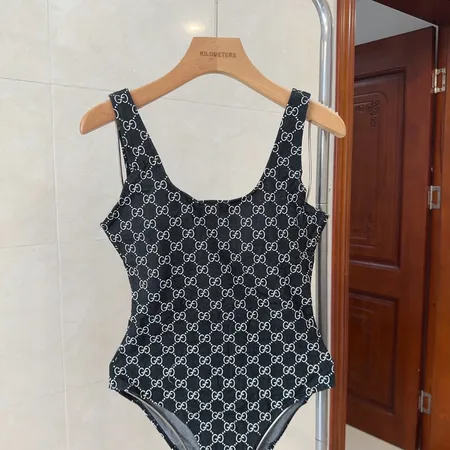 スーパーコピー グッチ 水着