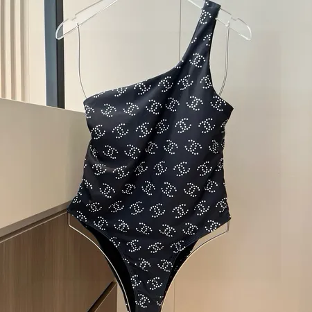 スーパーコピー シャネル 水着