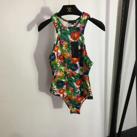  スーパーコピー シュプリーム 水着