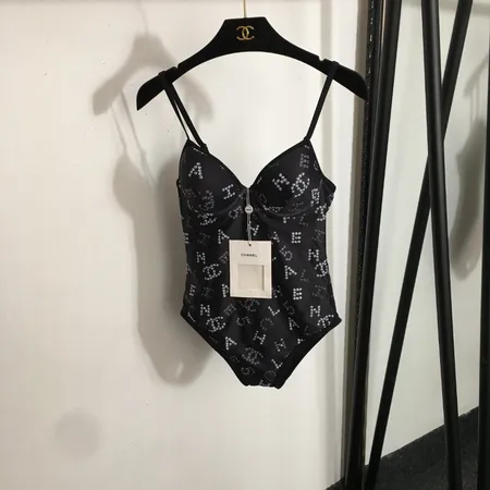 スーパーコピー シャネル 水着