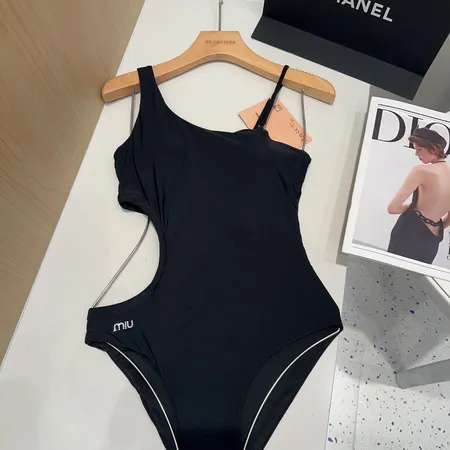 スーパーコピー ミュウミュウ 水着