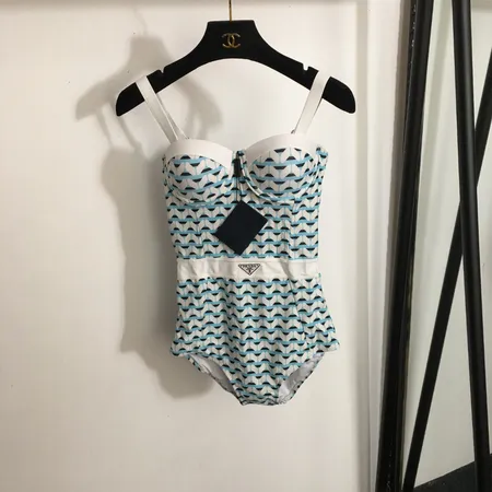 スーパーコピー バレンシアガ 水着