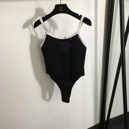 スーパーコピー バレンシアガ 水着