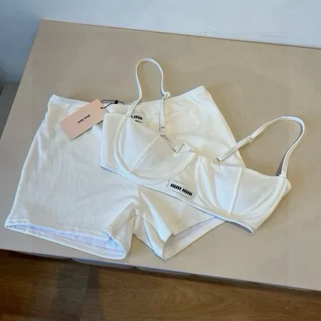 スーパーコピー ミュウミュウ 水着