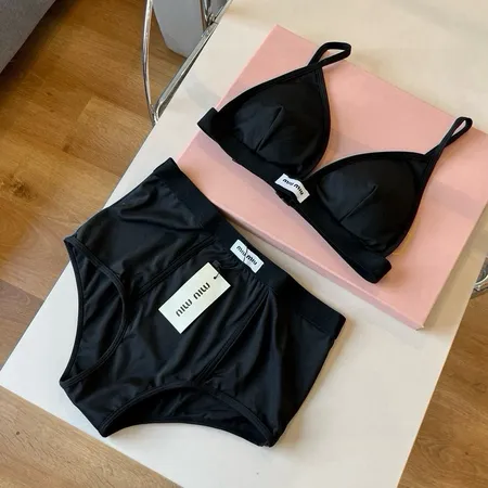 スーパーコピー ミュウミュウ 水着