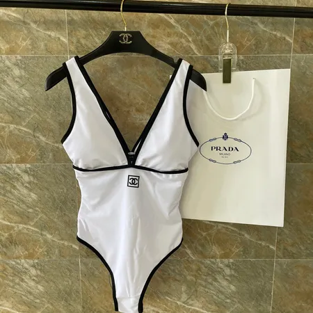 スーパーコピー シャネル 水着