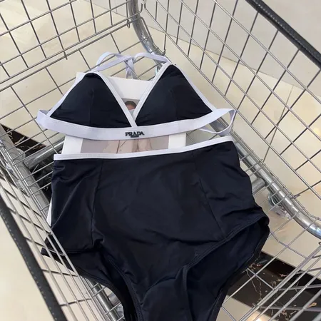 スーパーコピー プラダ 水着