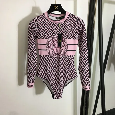  スーパーコピー シュプリーム 水着