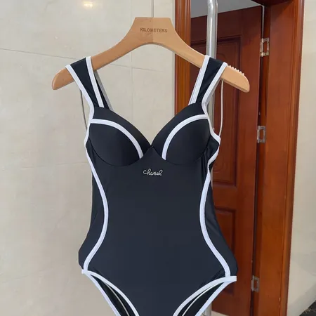 スーパーコピー シャネル 水着