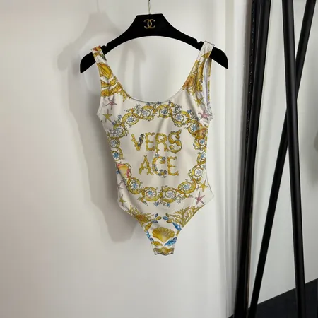  スーパーコピー シュプリーム 水着