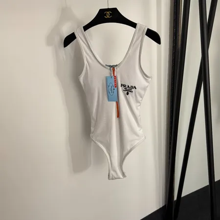 スーパーコピー バレンシアガ 水着