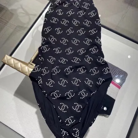 スーパーコピー シャネル 水着