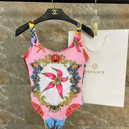 スーパーコピー シュプリーム 水着