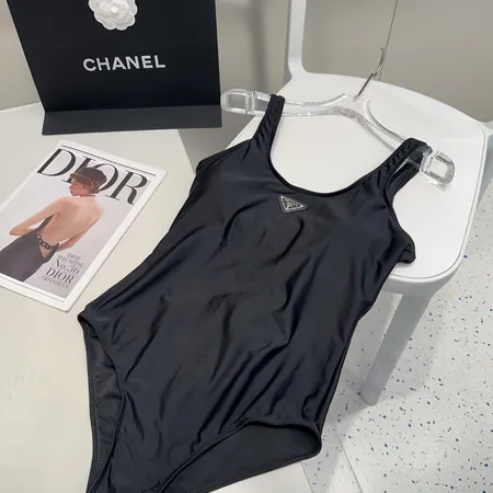 スーパーコピー バレンシアガ 水着