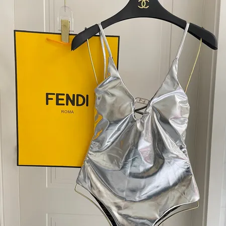 スーパーコピー フェンディ 水着