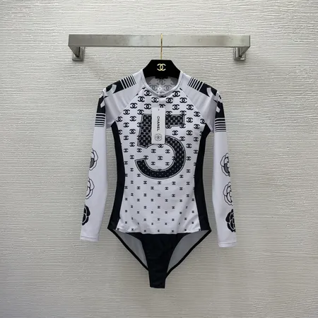 スーパーコピー シャネル 水着