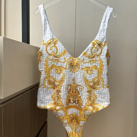 スーパーコピー フェンディ 水着