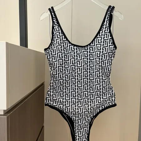  スーパーコピー ジバンシィ 水着