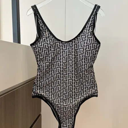  スーパーコピー ジバンシィ 水着