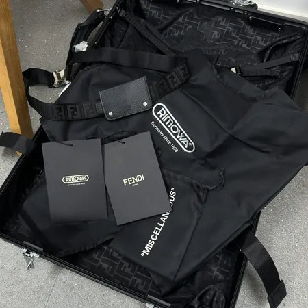 スーパーコピー フェンディ スーツケース