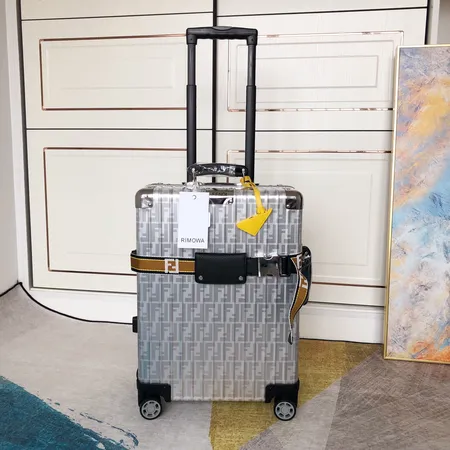スーパーコピー リモワ スーツケース