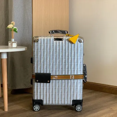 スーパーコピー リモワ スーツケース