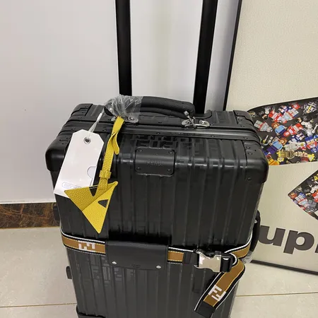 スーパーコピー フェンディ スーツケース