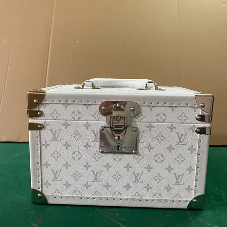 スーパーコピー ルイヴィトン スーツケース