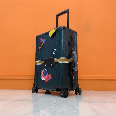 スーパーコピー フェンディ スーツケース