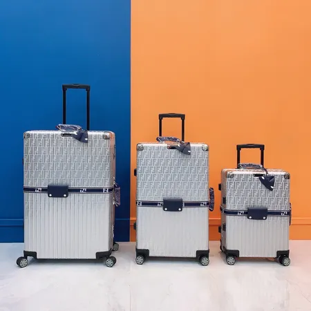 スーパーコピー フェンディ スーツケース