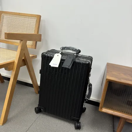 スーパーコピー フェンディ スーツケース