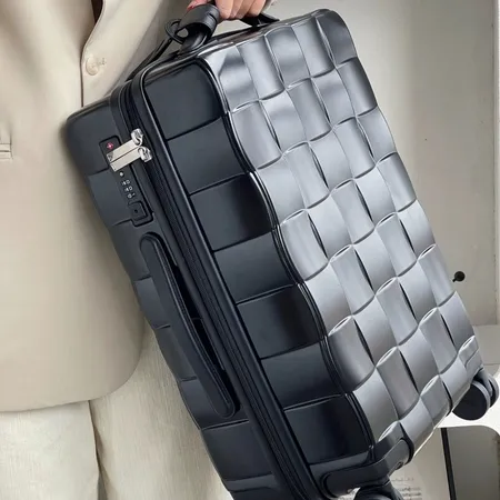スーパーコピー フェンディ スーツケース