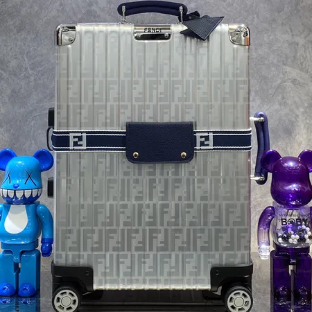 スーパーコピー フェンディ スーツケース