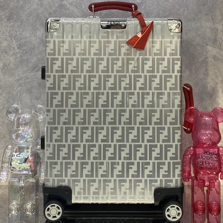 スーパーコピー フェンディ スーツケース