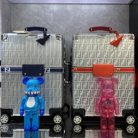 スーパーコピー フェンディ スーツケース