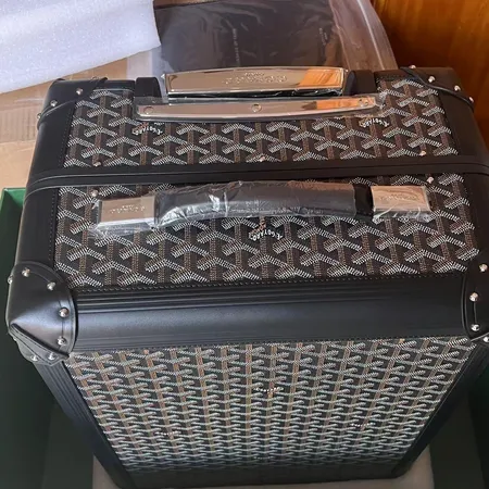 スーパーコピー フェンディ スーツケース