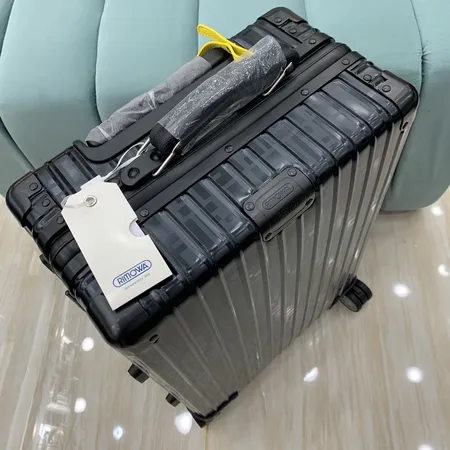 スーパーコピー フェンディ スーツケース