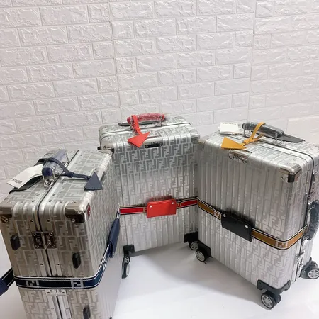スーパーコピー フェンディ スーツケース