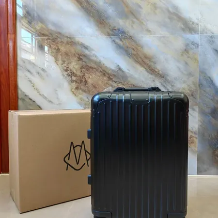 スーパーコピー リモワ スーツケース