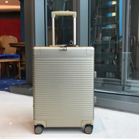 スーパーコピー グッチ スーツケース