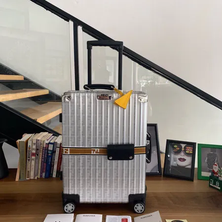 スーパーコピー ディオール スーツケース