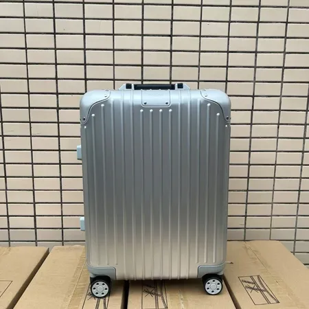 スーパーコピー リモワ スーツケース