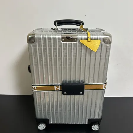 スーパーコピー フェンディ スーツケース