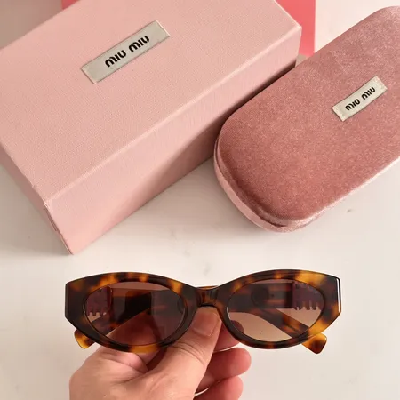 スーパーコピー ミュウミュウ サングラス