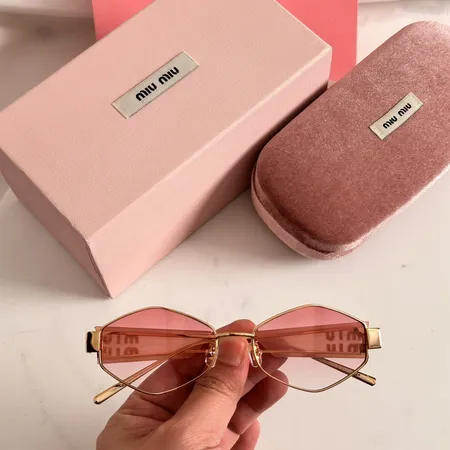 スーパーコピー ミュウミュウ サングラス