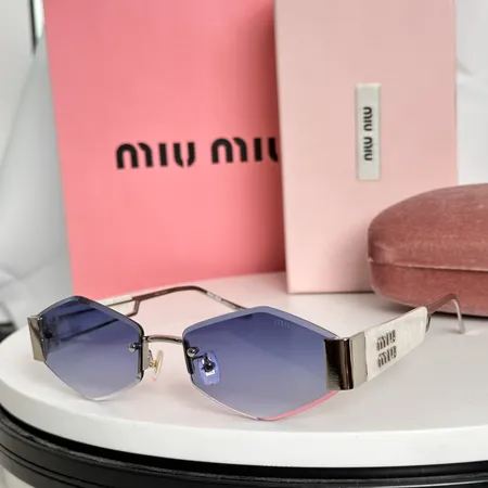 スーパーコピー ミュウミュウ サングラス