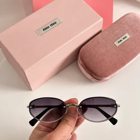スーパーコピー ミュウミュウ サングラス