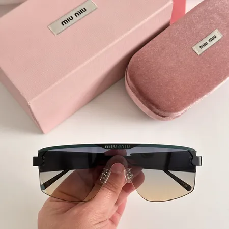 スーパーコピー ミュウミュウ サングラス