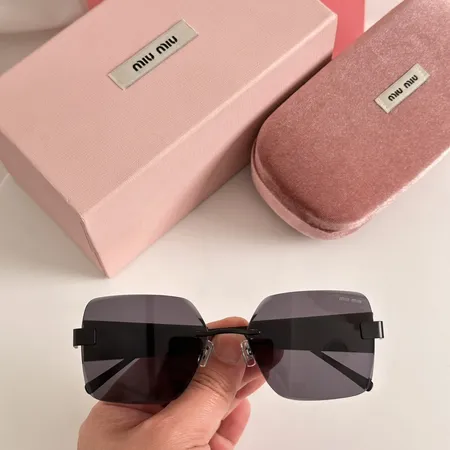 スーパーコピー ミュウミュウ サングラス